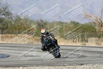 media/Dec-01-2025-Moto Forza (Mon) [[2daa91e15f]]/3-Beginner Group/Session 3 (Turn 3)/